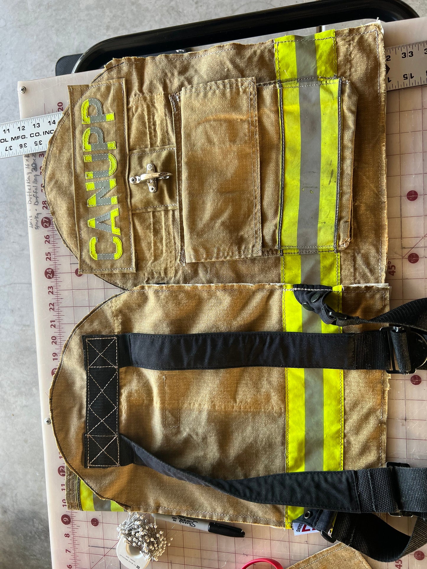 Hiking Durable Backpack with Metal Hook